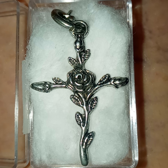 DAINTY STAINLESS ROSE CROSS - Picture 2 of 2